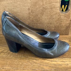 FRYE Carson Mid Heel Size 8